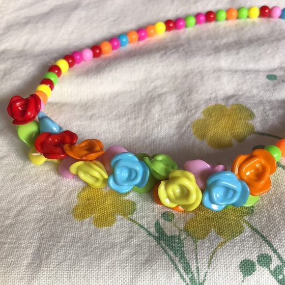 Free add on plastic bead stretch necklace - Picture 2 of 3